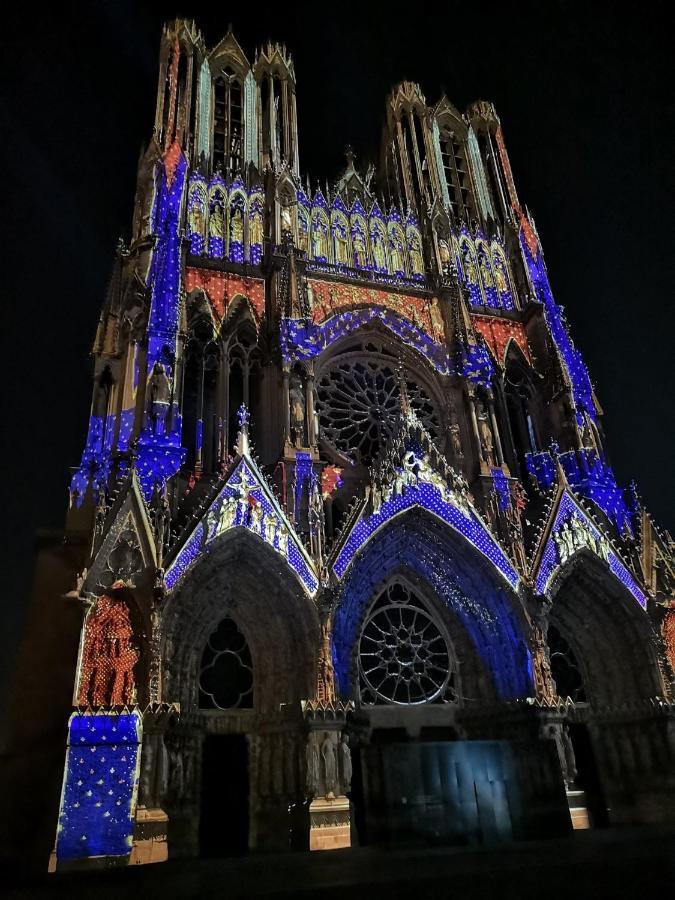 Centre Reims Cathedrale Avec Balcon Apartment Exterior photo